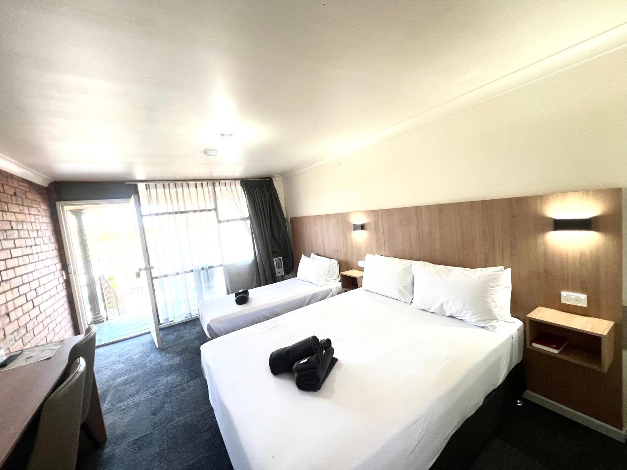 פורבס Adrian Motel מראה חיצוני תמונה